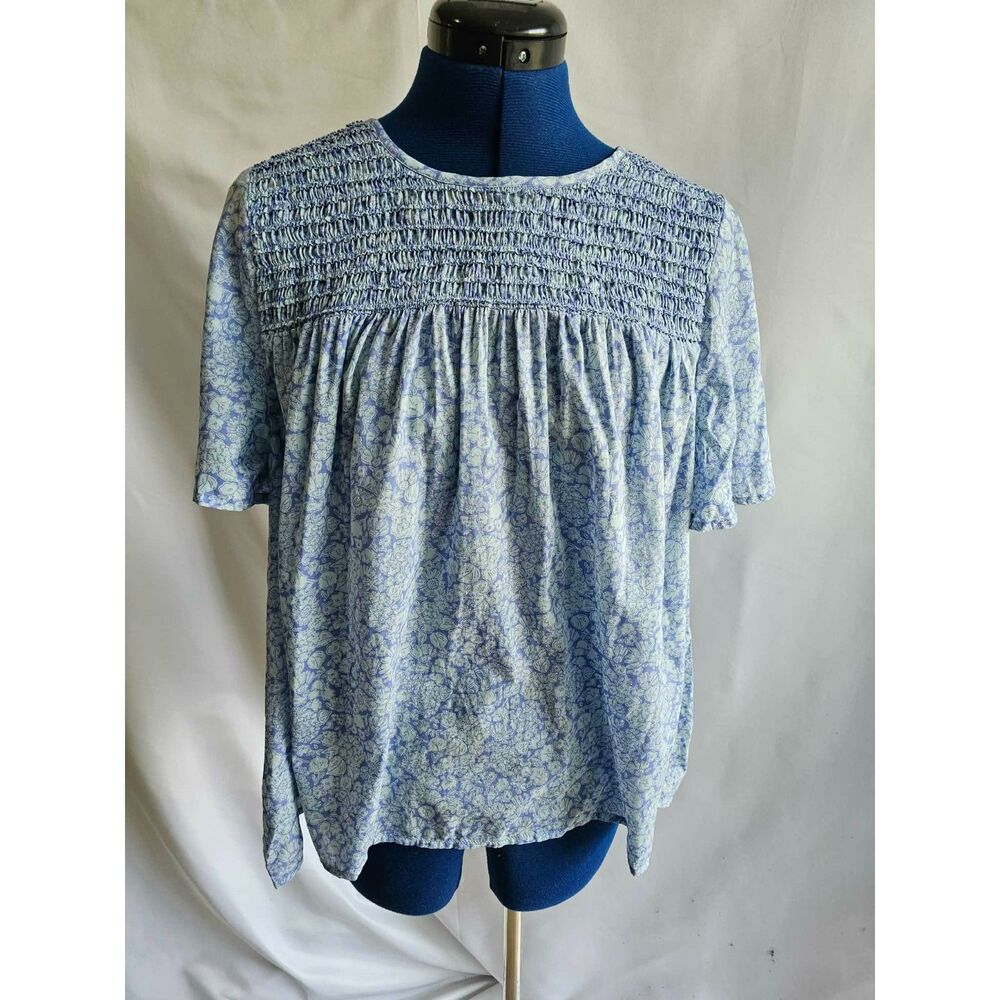 Vineyard Vines Women’s M Blue Floral Smocked Cotton Top Short Sleeve
